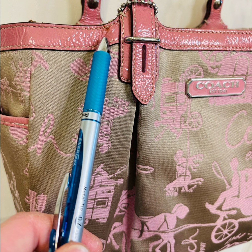 Coach signature Gallery East West Horse & Carriage  in pink F15144 - Picture 9 of 16